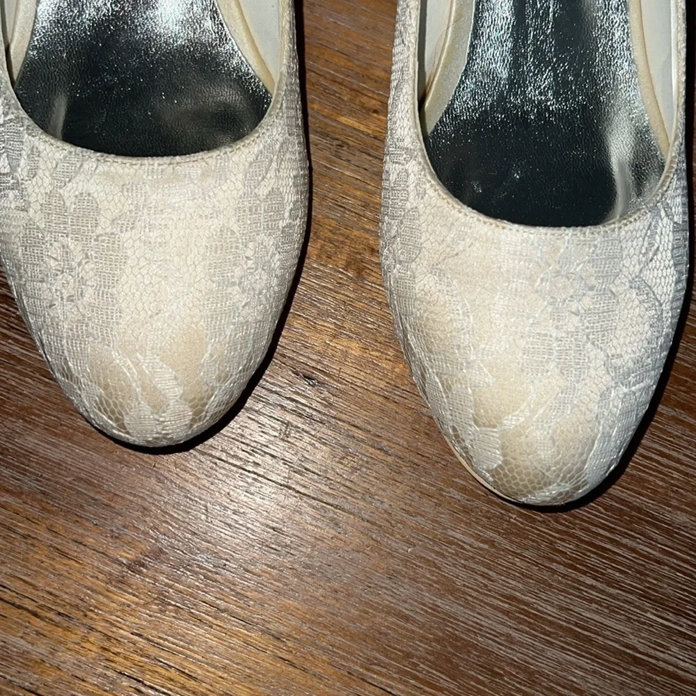 Elegant Park Ivory Lace Bridal Shoes Low Heel Wedding Shoes girl Size 7